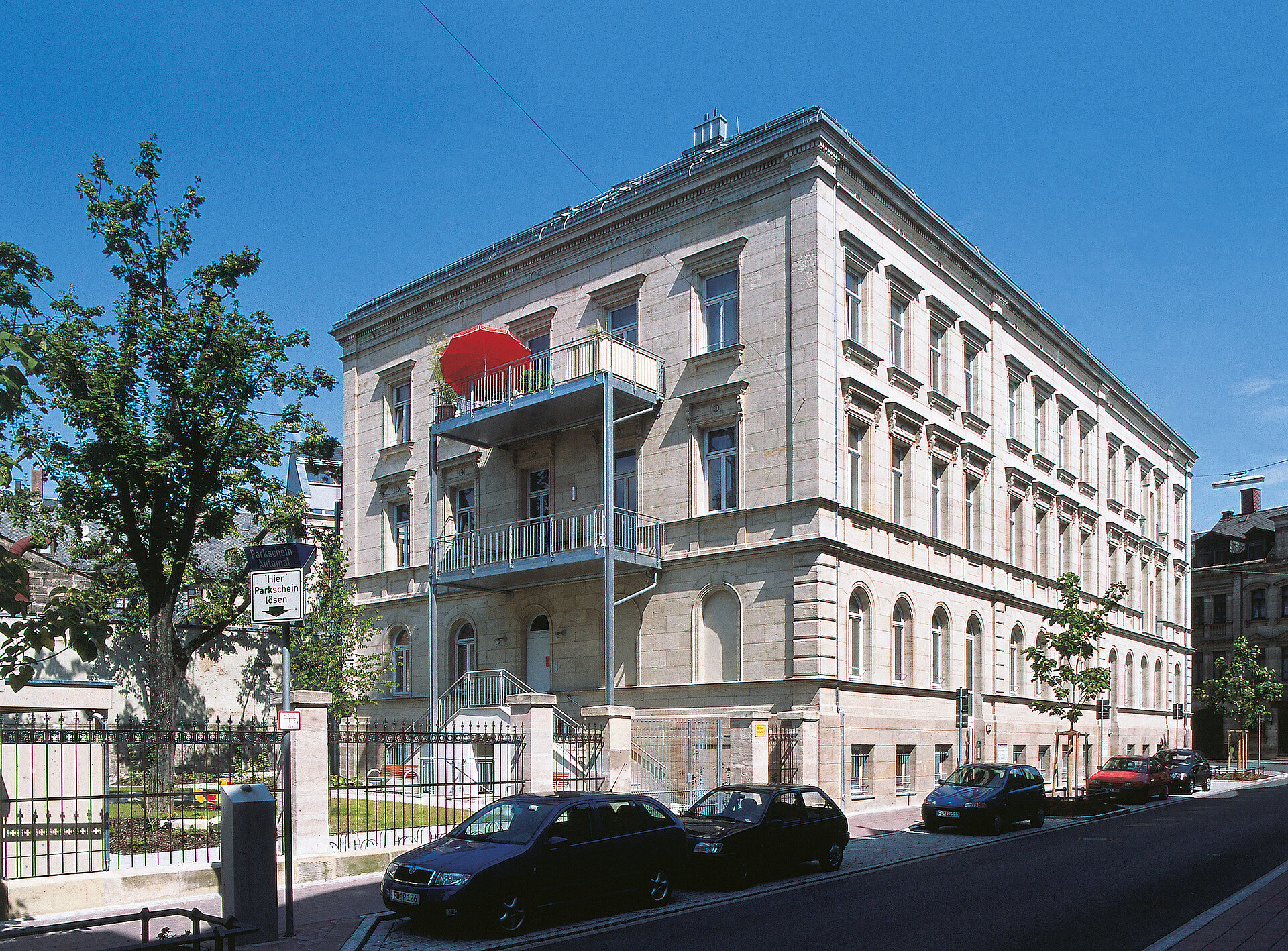 {f:if(condition: project.image.originalResource.alternative, then: project.image.originalResource.alternative, else: {project.title})}