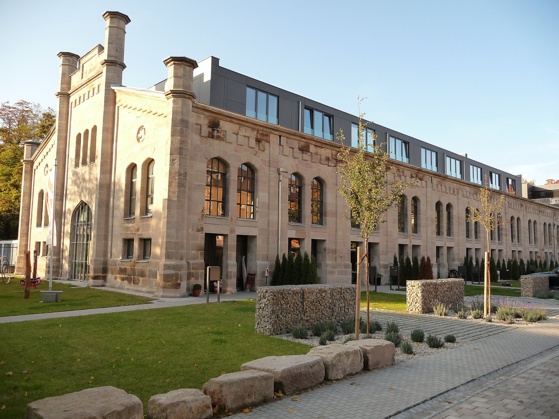 {f:if(condition: project.image.originalResource.alternative, then: project.image.originalResource.alternative, else: {project.title})}